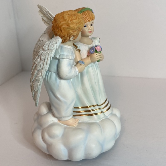 Angel Musical Figurine -First Kiss - Picture 9 of 12